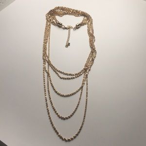 Layered necklace in gold